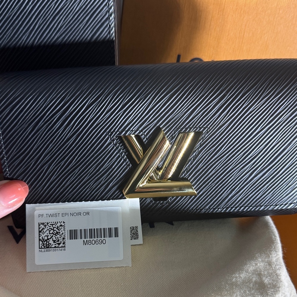 Louis Vuitton Black EPI Twist with Gold Accents and Matching Wallet- - Picture 7 of 16